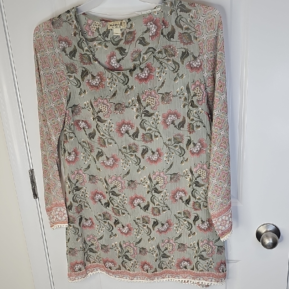 ONE WORLD Floral Pink and Green Tunic Top‎